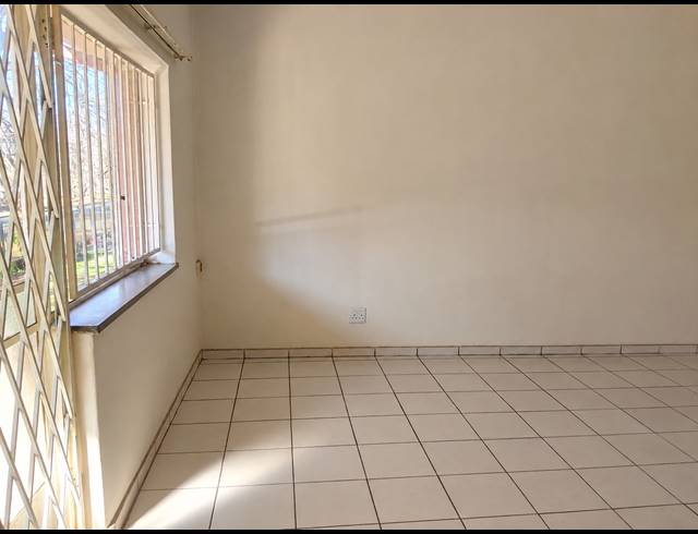 2 BEDROOM FLAT FOR SALE IN THREE RIVERS